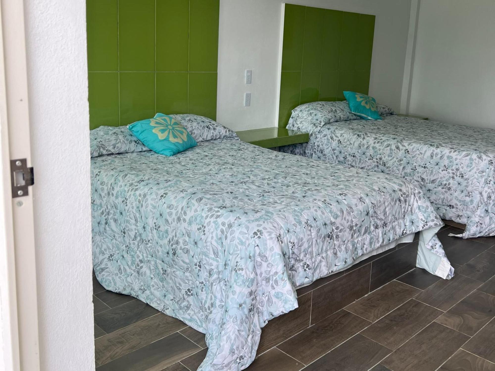 טלייקפאן Hotel El Mirador Y Jardin מראה חיצוני תמונה
